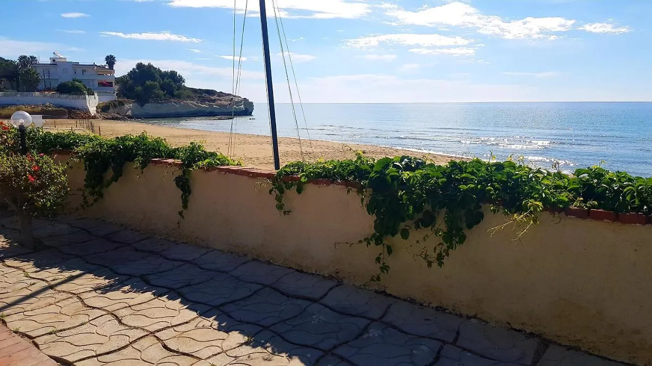 Casa La Conchiglia Sulla Spiaggia Lido di Noto Hébergement de vacances